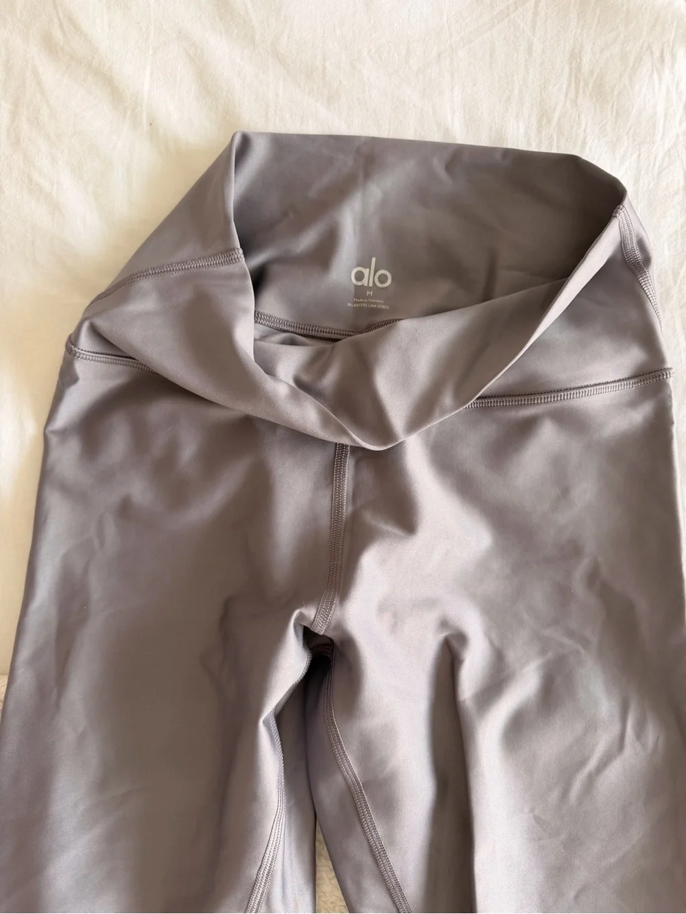 ALO Yoga High-Rise Leggings in silver Gray